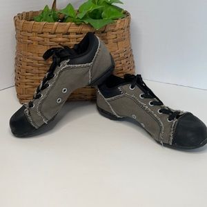 Revolution Kids  Hip Hop Dance  Shoes   Girl’s size 3